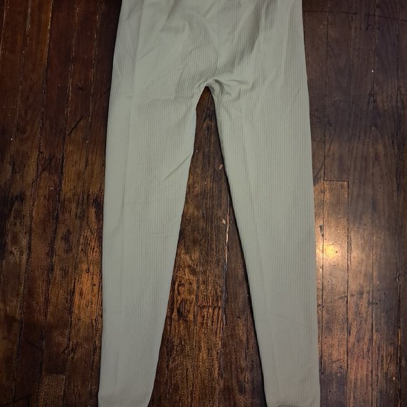 H&M high waisted sport leggings size medium - Picture 3 of 5